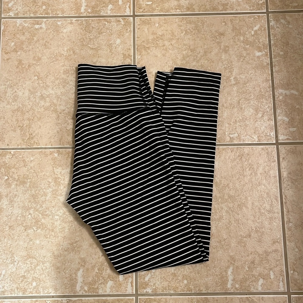 Lululemon Wunder under leggings